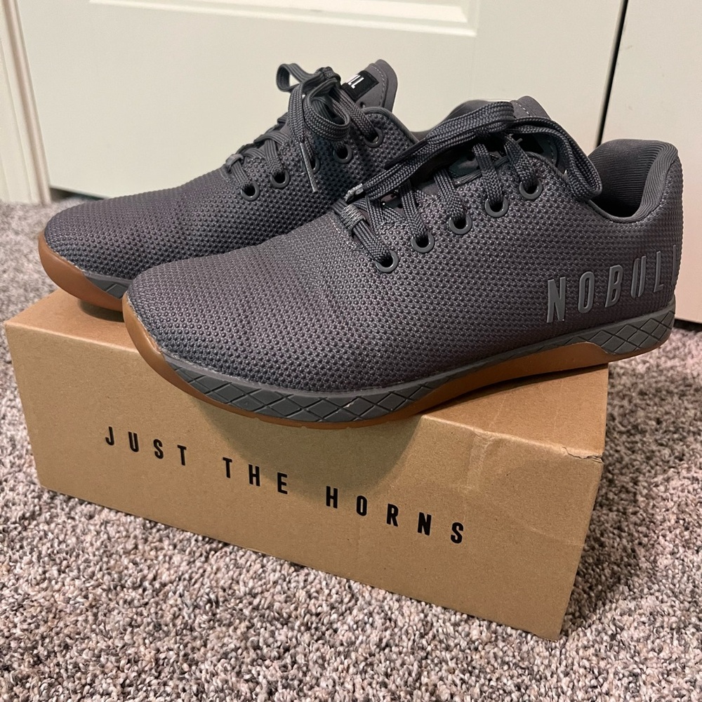 NOBULL SF Trainer Low Dark Grey with Gum Sole Men’s 8/Women’s 9.5